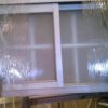 Ventanas de Aluminio con Proteccion para Baño 60cmX40cm, Perfil de 1 1/2, Anodizada, Vidrio Opaco, Sin Mosquitero