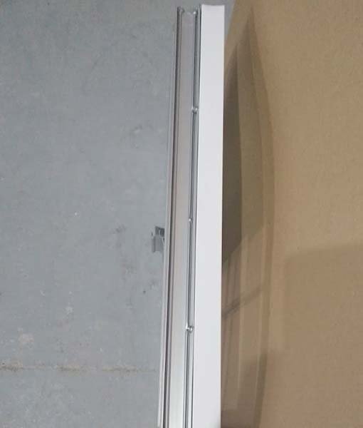 Ventanas de Aluminio con Proteccion para Baño 60cmX40cm, Perfil de 1 1/2, Anodizada, Vidrio Opaco, Sin Mosquitero